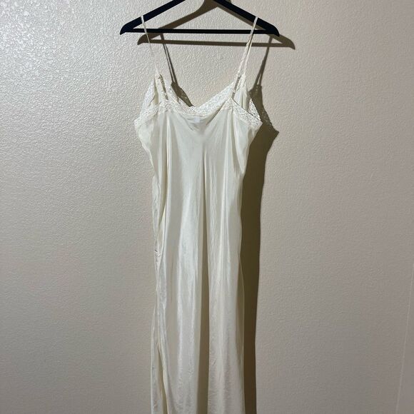 Sold  - Picture 3 of 7